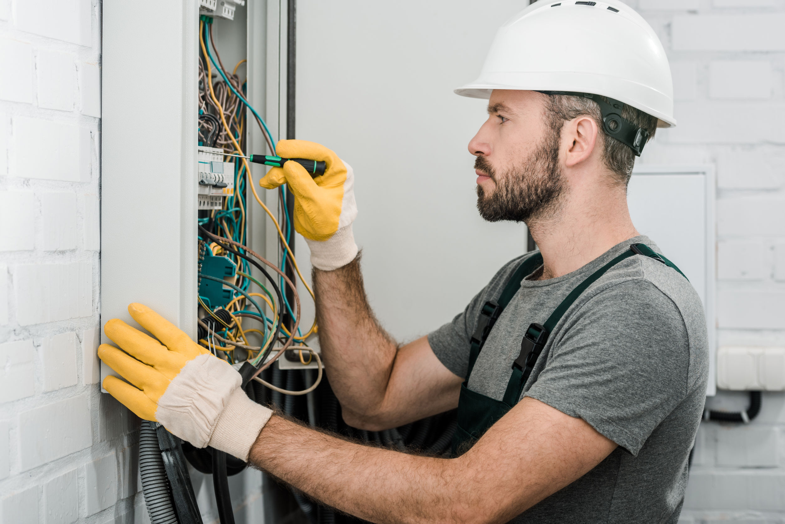 Hiring a Marine Electrician near me in Seattle, WA